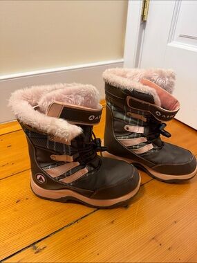 Airwalk Girls Winter Boots Size 1 Exc Condition!